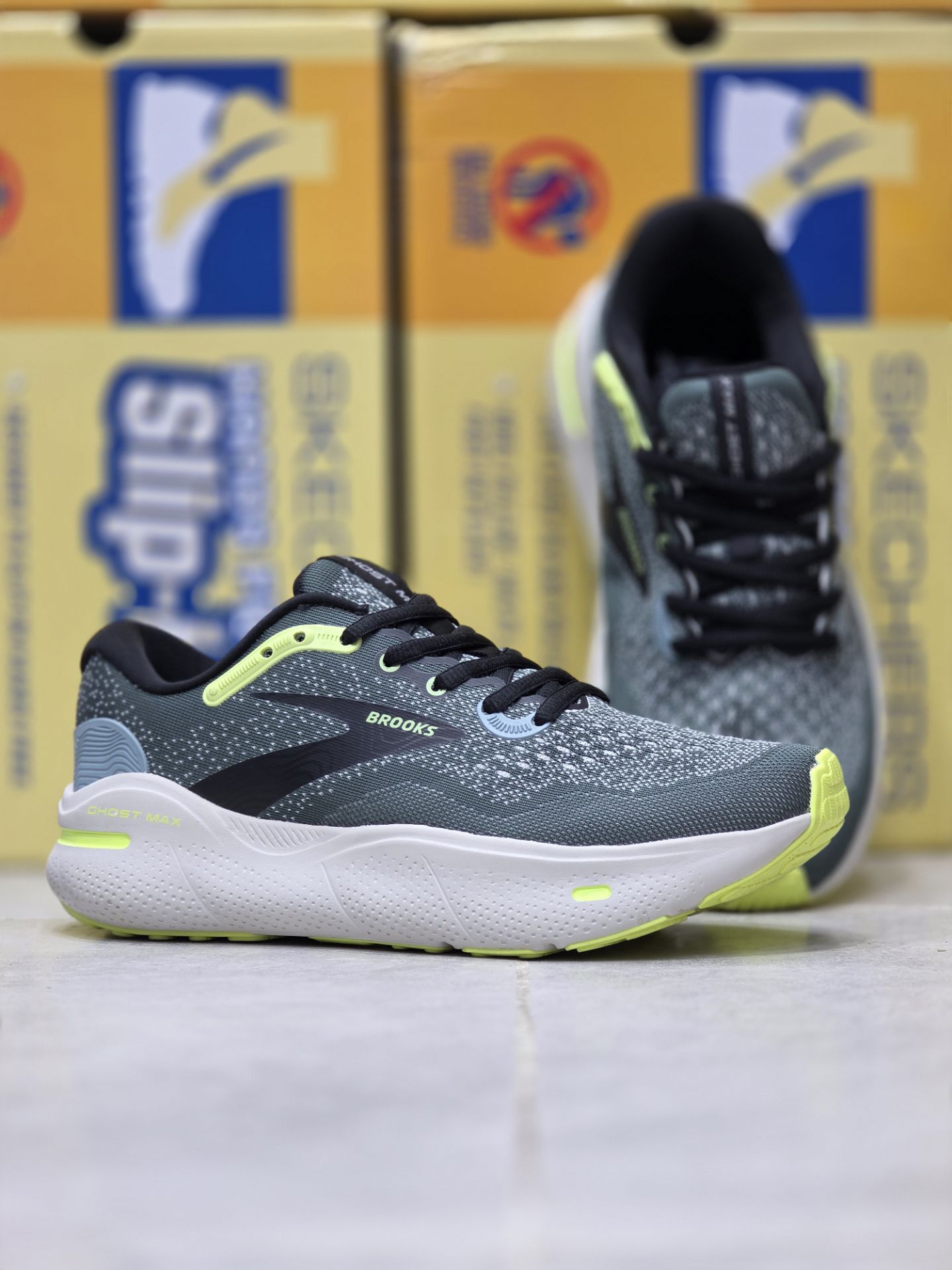 کفش بروکس گاست مکس 2 /Brooks ghost max 2 / سایز 40 تا 45/ فروش تکی و عمده