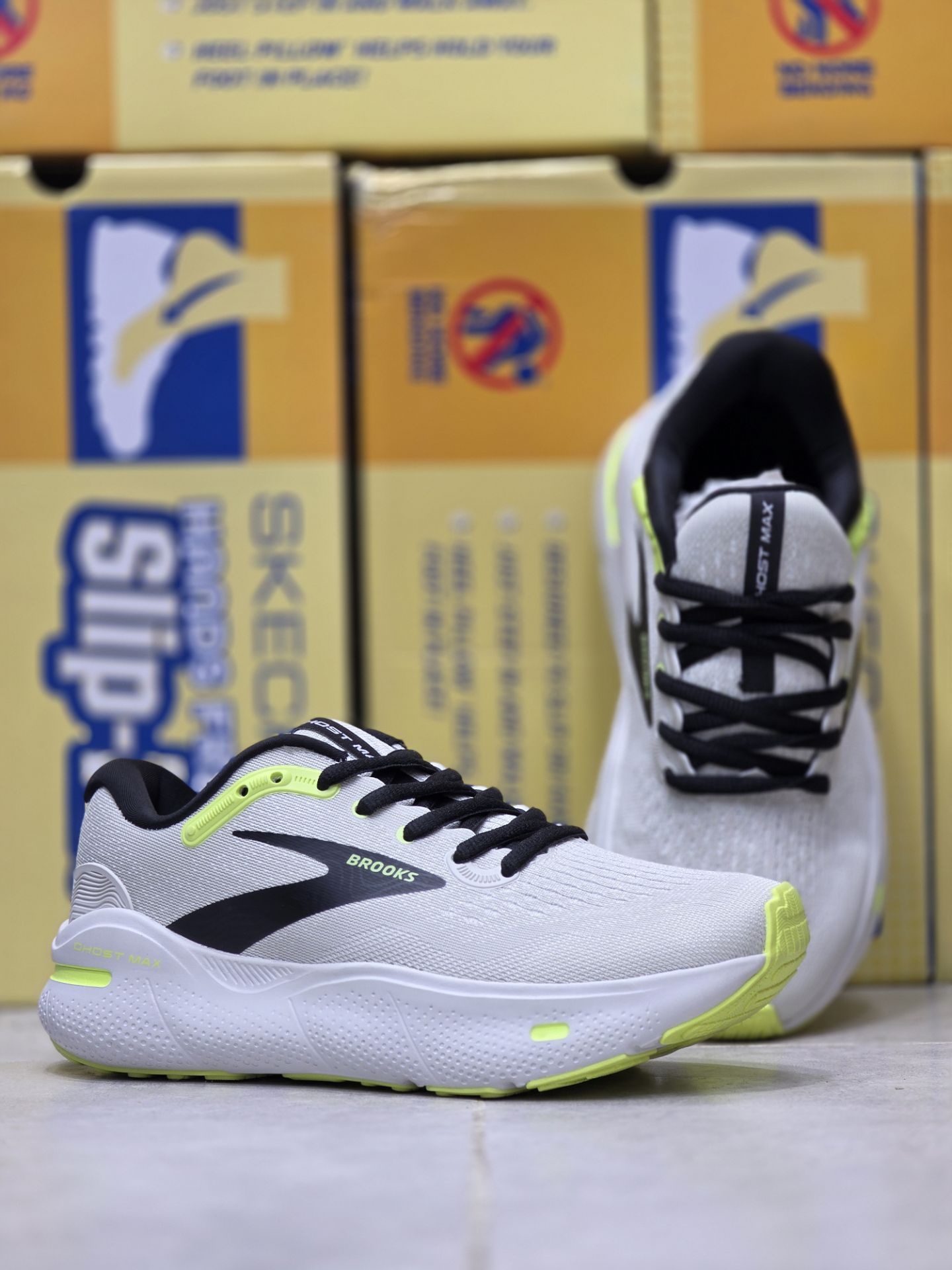 کتونی ویتنامی بروکس گاست مکس 2 /Brooks ghost max 2 / سایز 40 تا 45/ فروش تکی و عمده