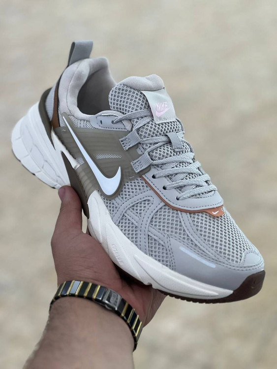 کتونی نایک وی تو کی Nike V2k Run/ساخت ویتنام/سایز ۴۰الی ۴۵/باجعبه بارکد دار