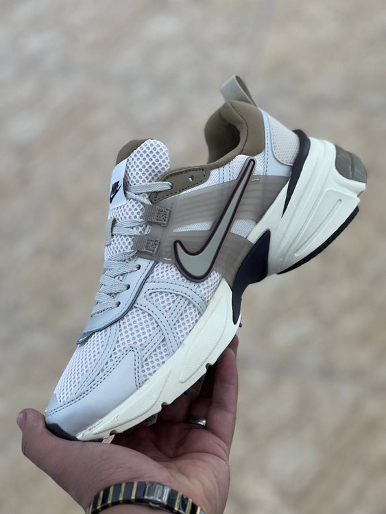 کتونی نایک وی تو کی Nike V2k Run/ساخت ویتنام/سایز ۴۰الی ۴۵/باجعبه بارکد دار