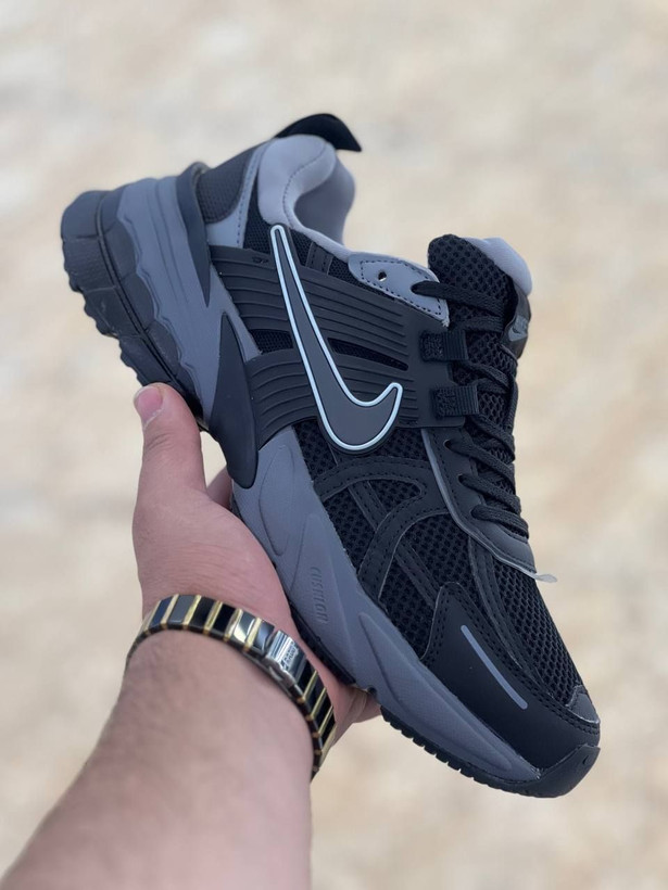 کتونی ویتنامی نایک وی تو کی Nike V2k Run/ساخت ویتنام/سایز ۴۰الی ۴۵/باجعبه بارکد دار