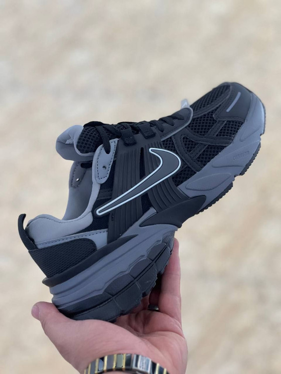 کتونی نایک وی تو کی Nike V2k Run/ساخت ویتنام/سایز ۴۰الی ۴۵/باجعبه بارکد دار