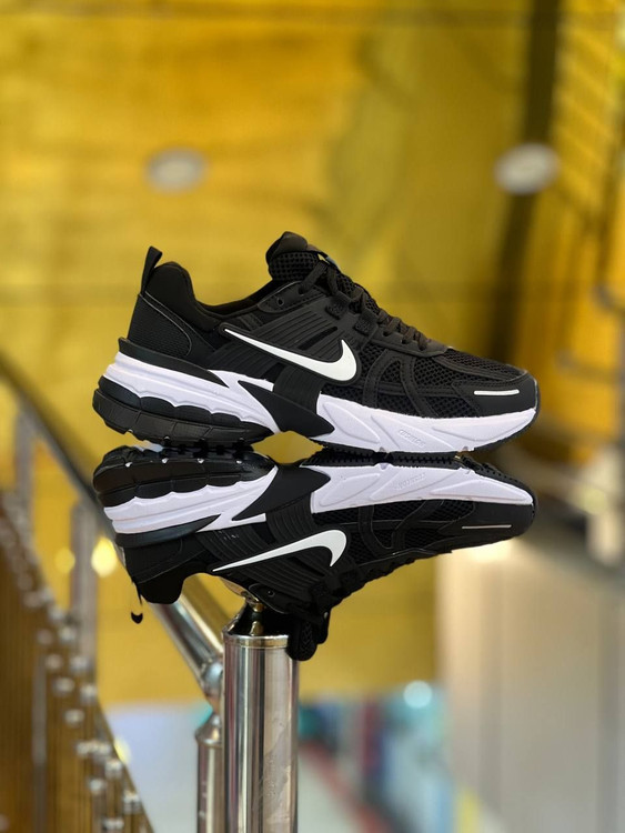 کتونی نایک وی تو کی Nike V2k Run/ساخت ویتنام/سایز ۴۰الی ۴۵/باجعبه بارکد دار