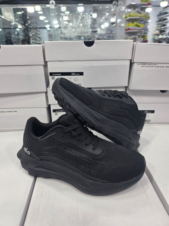کتونی ویتنامی الو Alo Yoga Alo Runner sneakers/ساخت ویتنام/سایز ۴۰تا ۴۵/فروش عمده و تک/ضمانت کالا