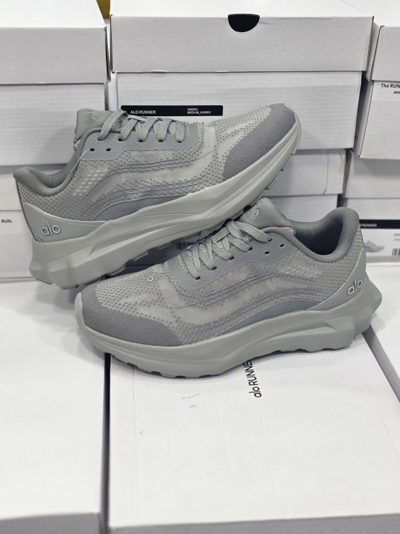 کتونی ویتنامی الو Alo Yoga Alo Runner sneakers/ساخت ویتنام/سایز ۴۰تا ۴۵/فروش عمده و تک/ضمانت کالا