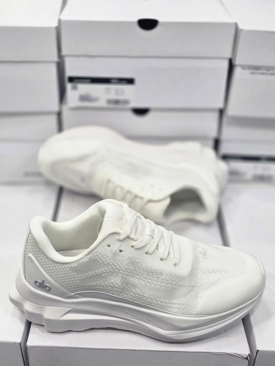 کتونی ویتنامی الو Alo Yoga Alo Runner sneakers/ساخت ویتنام/سایز ۴۰تا ۴۵/فروش عمده و تک/ضمانت کالا