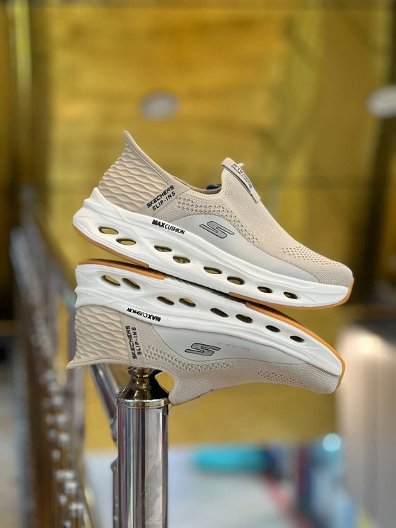 کفش اسکیچرز طبی و راحتی گو والکSkechers go walk/ساخت ویتنام/مخصوص پیاده روی و روز مرگی/سایز ۴۰ الی ۴۵/مستر کوالیتی A