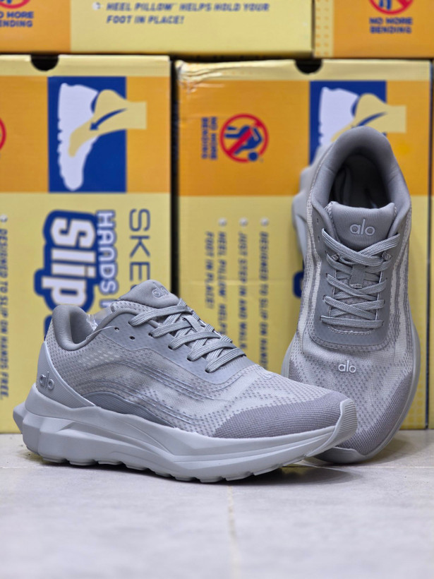 کفش الو Alo Yoga Alo Runner sneakers/ساخت ویتنام/سایز ۴۰تا ۴۵/فروش عمده و تک/ضمانت کالا