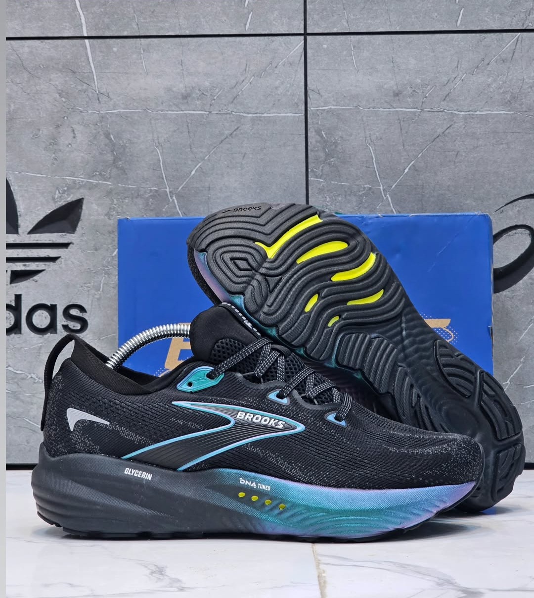 کتونی بروکس گلیسرین ۲۲ /BROOKS GLYCERIN 22 /ساخت ویتنام/ سایز ۴۰ تا ۴۵/ فروش بصورت عمده و تک