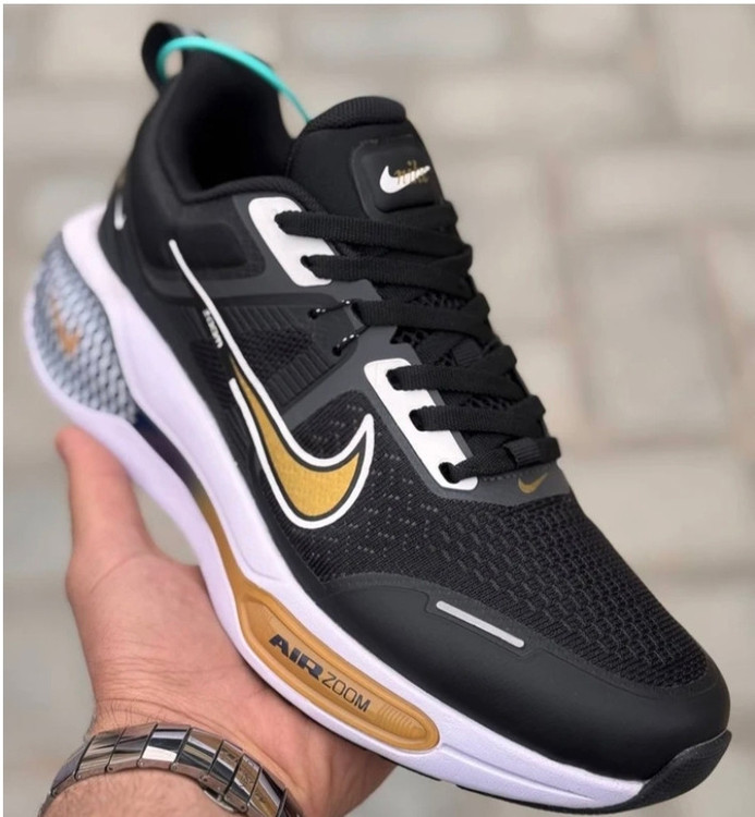نایک ایر زوم باجعبه بارکددار سایز:40تا 45 در 6 رنگ شیک .Nike Air zoom