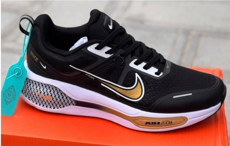نایک ایر زوم باجعبه بارکددار سایز:40تا 45 در 6 رنگ شیک .Nike Air zoom
