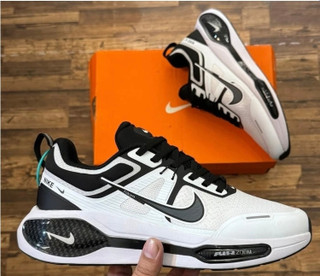 نایک ایر زوم باجعبه بارکددار سایز:40تا 45 در 6 رنگ شیک .Nike Air zoom