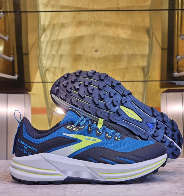 کفش بروکس کاسکادیا 16/Brooks cascadia16/ ساخت ویتنام /همراه با جعبه/سایز ۴۰ تا ۴۵/فروش تک و عمده