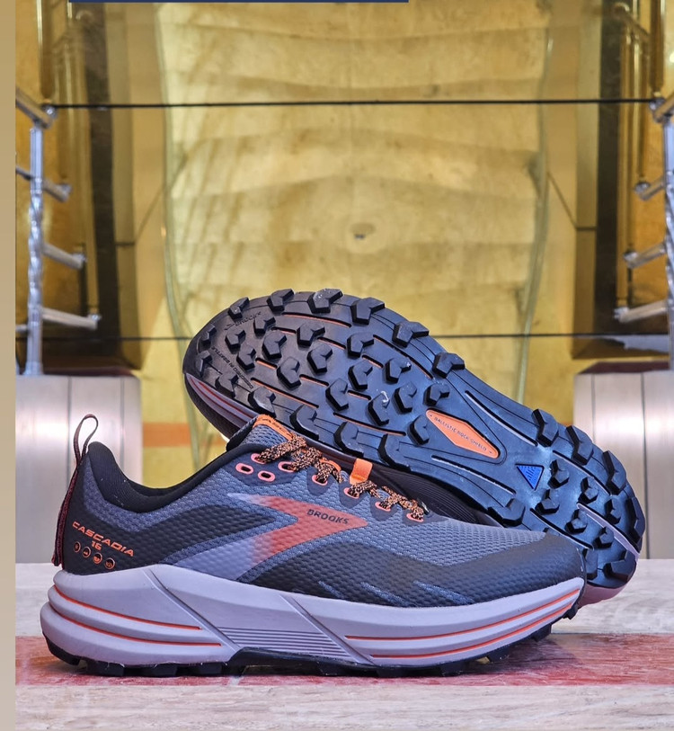 بروکس کاسکادیا 16/Brooks cascadia16/مستر کوالیتی A/همراه با جعبه/سایز ۴۰ تا ۴۵/فروش تک و عمده