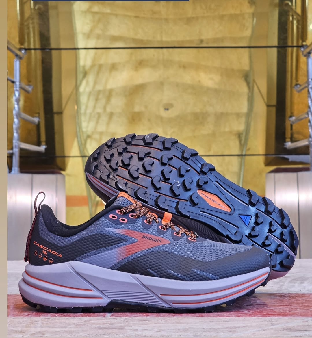 کتونی بروکس کاسکادیا 16/Brooks cascadia16/ ساخت ویتنام /همراه با جعبه/سایز ۴۰ تا ۴۵/فروش تک و عمده