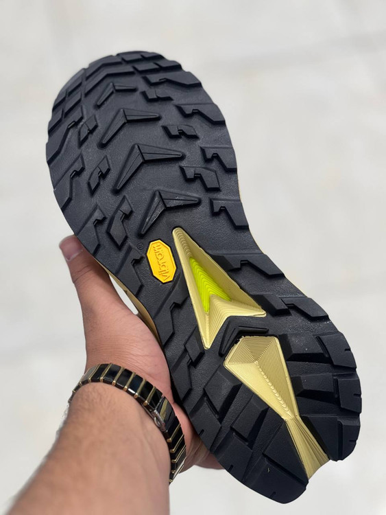 کتونی هوکا وان اسکای لاین زیره ویبرام ضدسایش ولژ چندسانتی 40 تا 45 باجعبه فروش عمده وتک