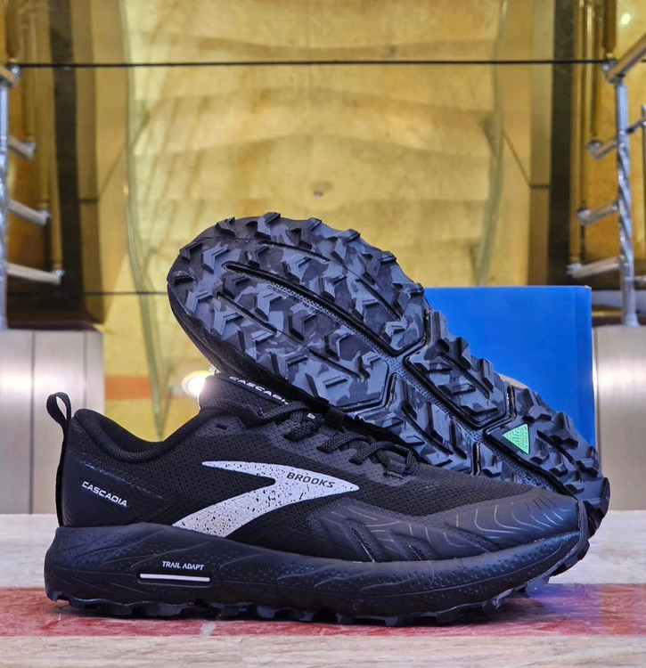 کتونی بروکس کاسکادیا 17/ Brooks Cascadia 17 /ساخت ویتنام/ سایز 40 تا 45 / فروش عمده و تک