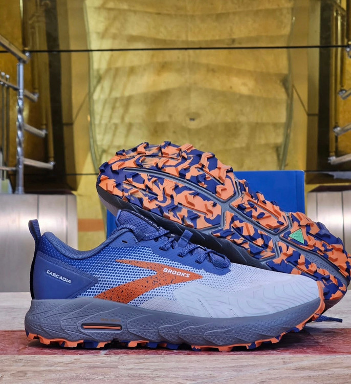 کتونی بروکس کاسکادیا 17/ Brooks Cascadia 17 /ساخت ویتنام/ سایز 40 تا 45 / فروش عمده و تک