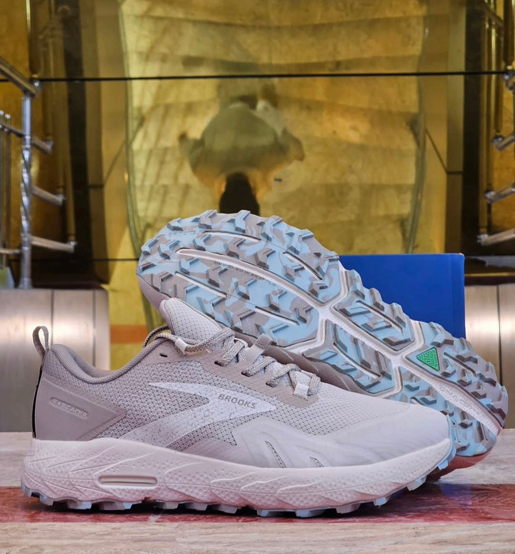 کتونی بروکس کاسکادیا 17/ Brooks Cascadia 17 /ساخت ویتنام/مستر کوالیتی A/ سایز 40 ۴۱ ۴۲ ۴۳ ۴۴ ۴۵ فروش عمده و تک