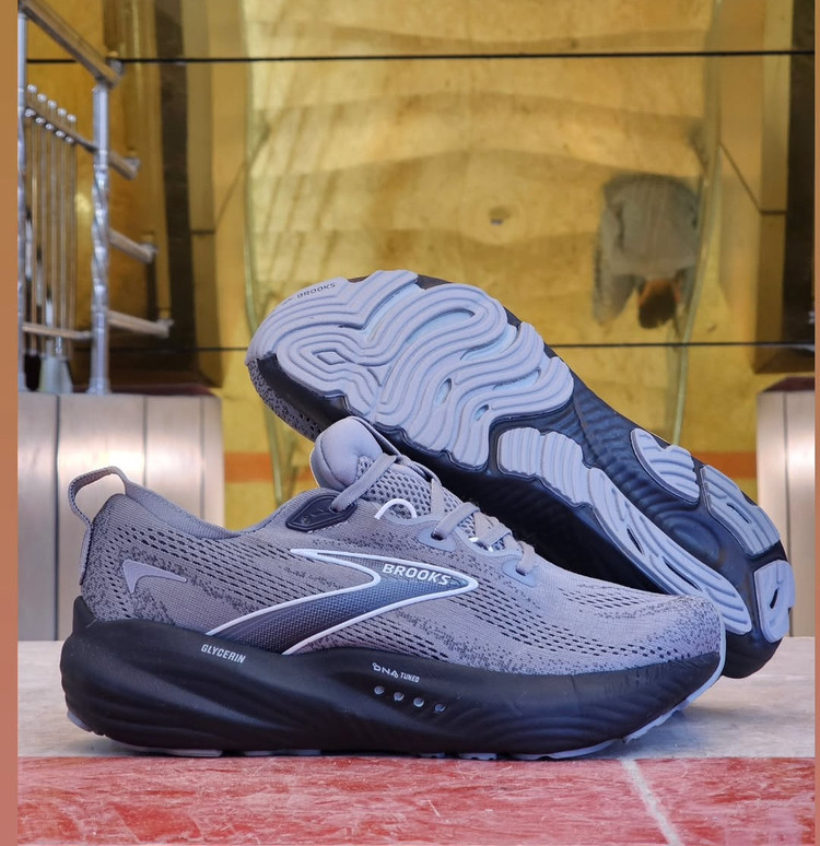 کتونی پیاده روی و رانینگ بروکس گلیسیرین ۲۲ Brooks Glyceri 22/ساخت ویتنام/ضمانت کیفیت جعبه و بارکد دار/سایز ۴۰الی ۴۵
