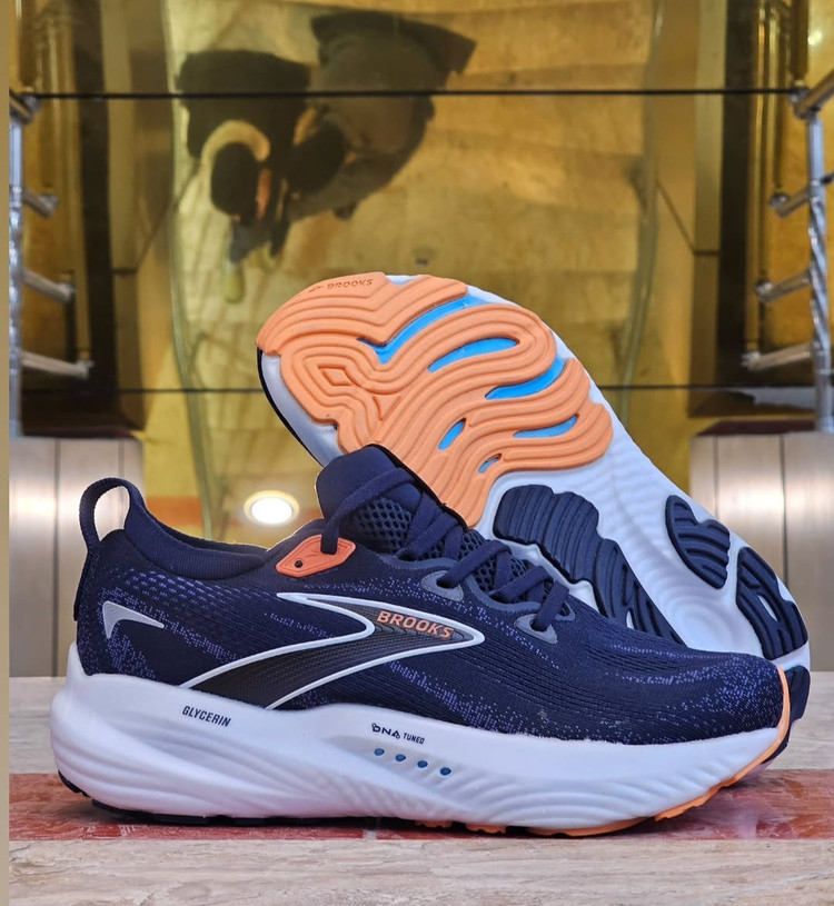 کتونی بروکس گلیسرین ۲۲ پیاده روی و رانینگ Brooks Glyceri 22/ساخت ویتنام/ضمانت کیفیت جعبه و بارکد دار/سایز ۴۰الی ۴۵