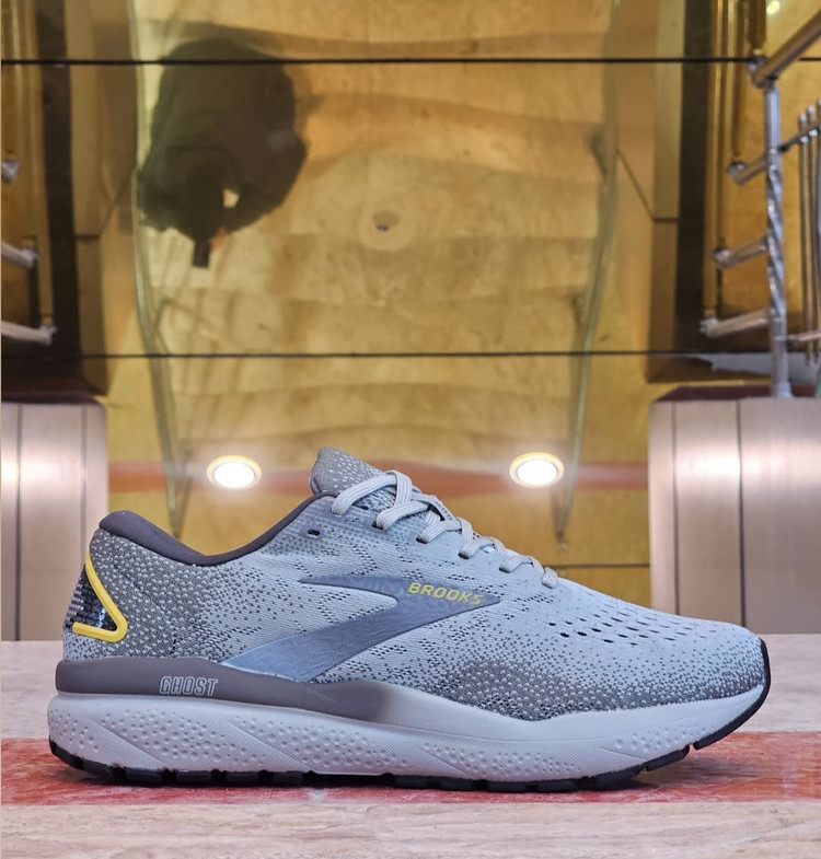 کتونی بروکس گاست ۱۵/Brooks Ghost 15/ساخت ویتنام/سایز ۴۰تا ۴۵/فروش عمده و تک