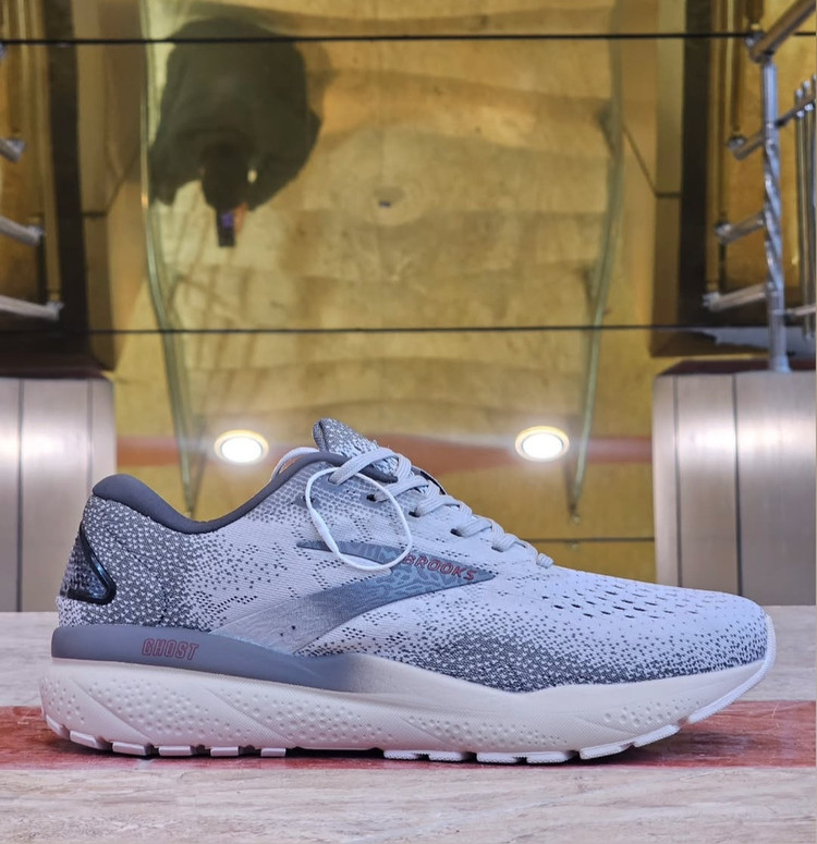 بروکس گاست ۱۵/Brooks Ghost 15/بسیار سبک و طبی و راحت کیفیت مستر کوالیتی A/سایز ۴۰تا ۴۵/فروش عمده و تک