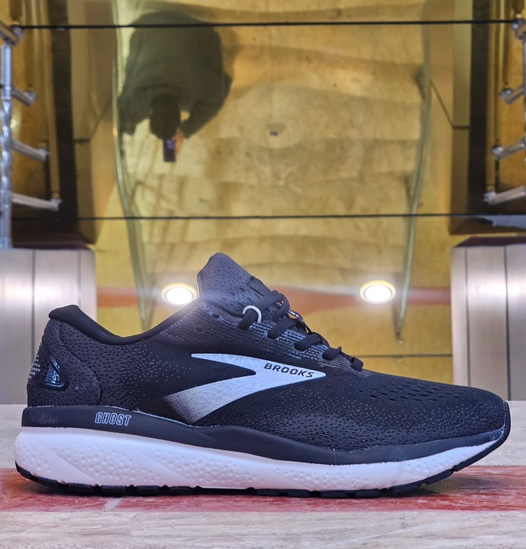 بروکس گاست ۱۵/Brooks Ghost 15/ساخت ویتنام/سایز ۴۰تا ۴۵/فروش عمده و تک