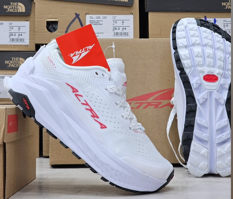 کتونی آلترا مدل المپوس ۶/ altra Olympus 6/ساخت ویتنام /سایز ۴۰ تا ۴۵/ زیره ویبرام /ضمانت