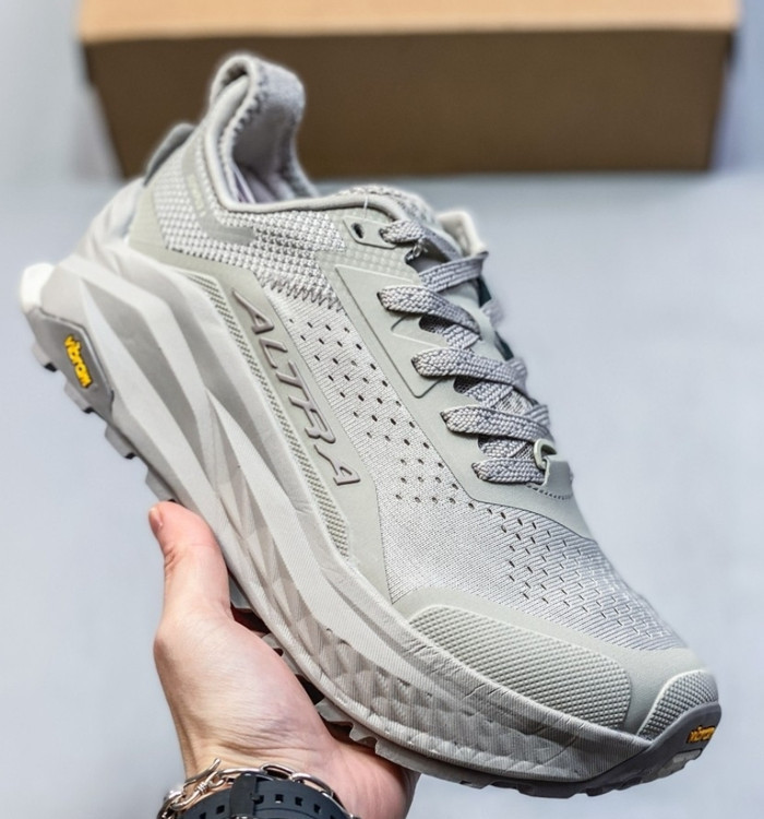 کتونی آلترا مدل المپوس ۶/ altra Olympus 6/ساخت ویتنام /سایز ۴۰ تا ۴۵/ زیره ویبرام /ضمانت