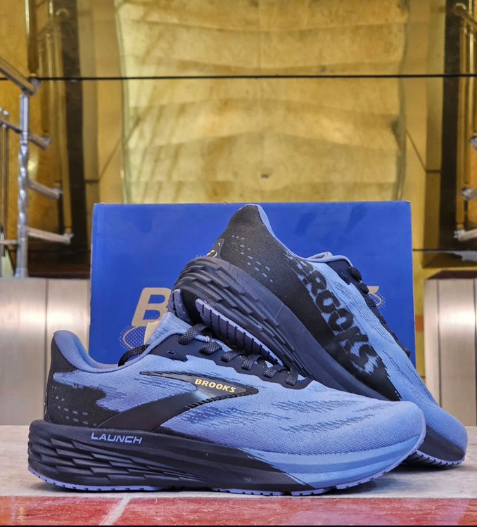 کتونی بروکس لانچ ۱۱ / Brooks lunch 11 /ساخت ویتنام/مستر کوالیتی A ضمانت کیفیت کالا / سایز ۴۰ الی ۴۵