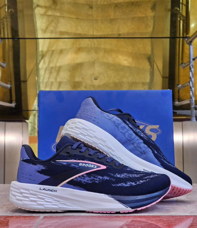 کتونی بروکس لانچ ۱۱ / Brooks lunch 11 /ساخت ویتنام/مستر کوالیتی A ضمانت کیفیت کالا / سایز ۴۰ الی ۴۵