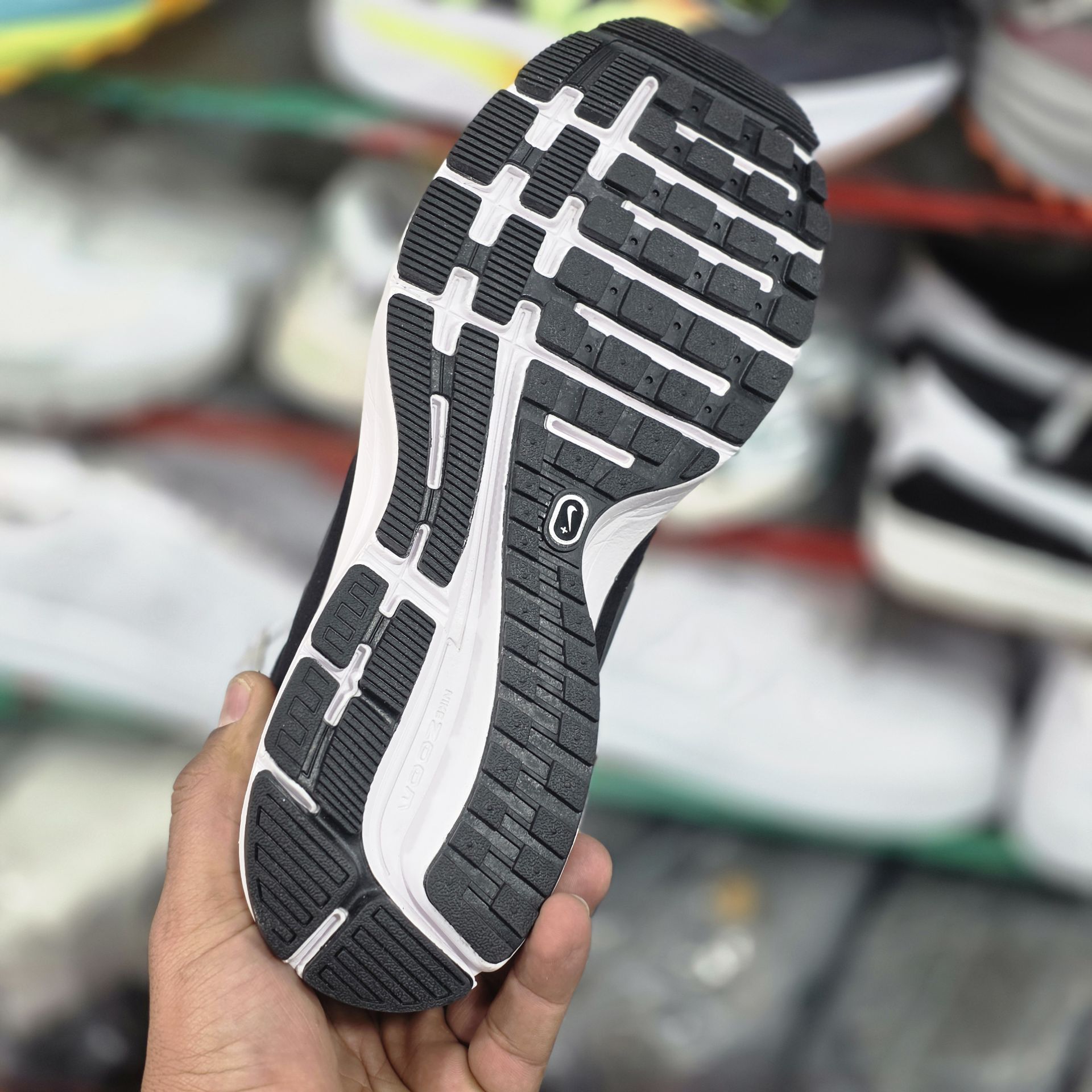 کفش نایک ایر زوم پگاسوس گورتکس Nike Air Zoom pegasus goretex Treil ساخت ویتنام/سایز ۴۰ تا ۴۵ فروش بصورت عمده و تک
