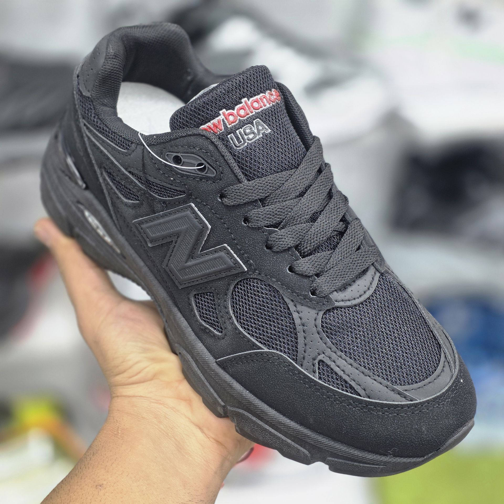 کتونی نیوبالانس ۹۹۰ آمریکاییNewbalance v5 990 وارداتی به سفارش USA کیفیت مسترکوالیتی Aسایز ۴۰الی ۴۵ضمانت کالا