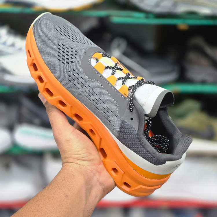 کتونی ویتنامی کیوسی کلود منستر سایز ۴۰ تا ۴۵ / On Cloudmonster