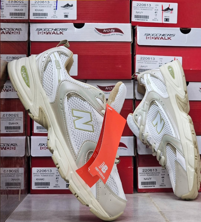 کتونی نیوبالانس ۵۳۰/ new balance 530/ساخت ویتنام/ست اسپرت مناسب پیاده رویی،دویدن ،رانینگ/سایز ۳۷تا ۴۵ همراه با جعبه بارکد دار فروش بصورت عمده و تک