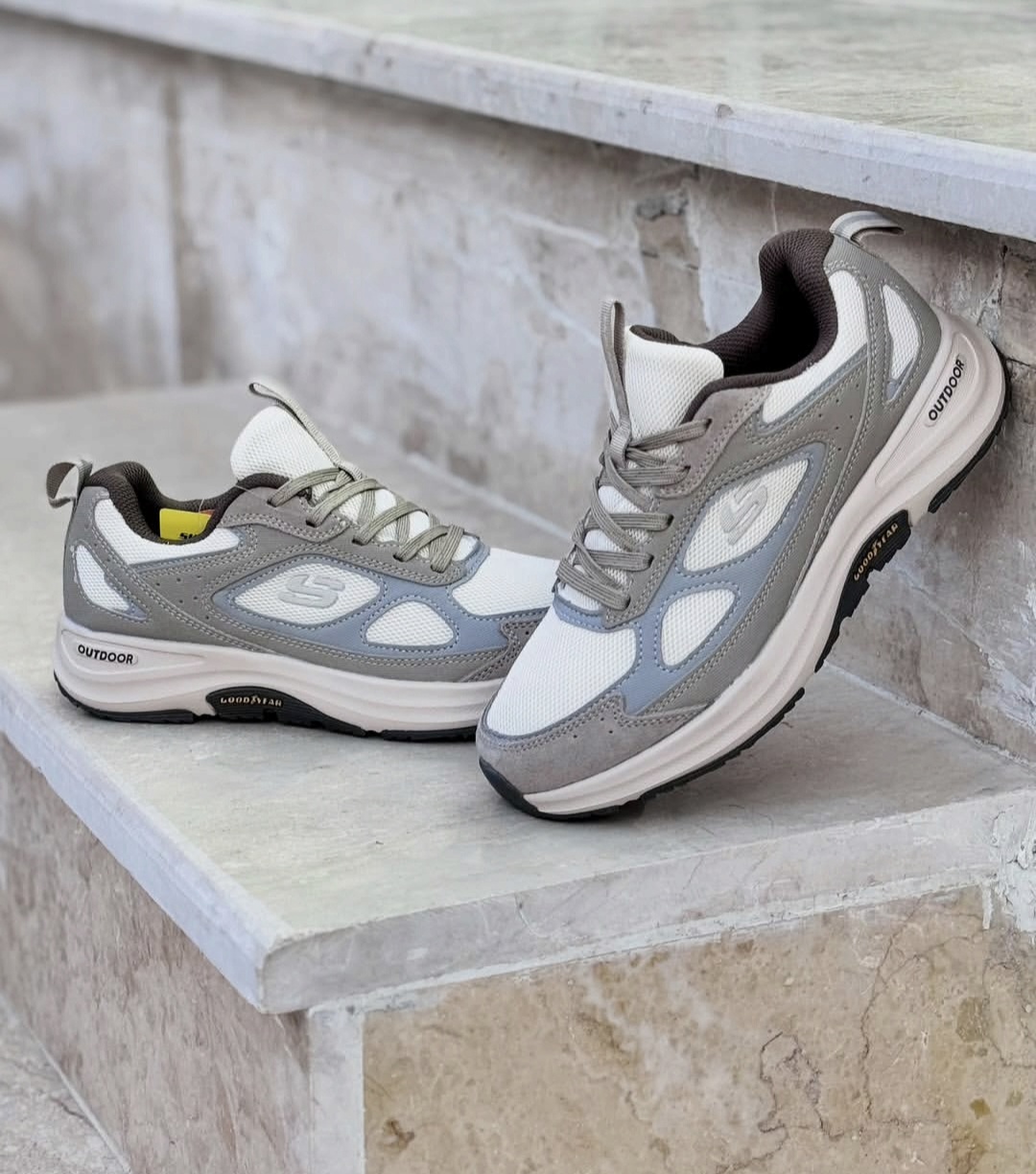 کتونی اسکیچرز کپسولی طبی و راحتی گو ران go run/مخصوص پیاده روی و روز مرگی/ساخت ویتنام جعبه و بارکد دار/سایز ۴۰تا۴۵/