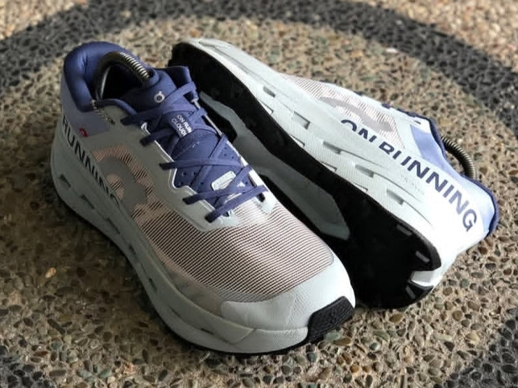 کتونی کیوسی آنرانینگ کلود اولترا3/On M Cloudultra 3/ساخت ویتنام/سایز ۴۰الی ۴۵/فروش عمده وتک