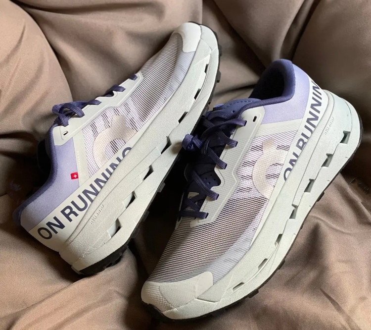 کتونی کیوسی آنرانینگ کلود اولترا3/On M Cloudultra 3/ساخت ویتنام/سایز ۴۰الی ۴۵/فروش عمده وتک