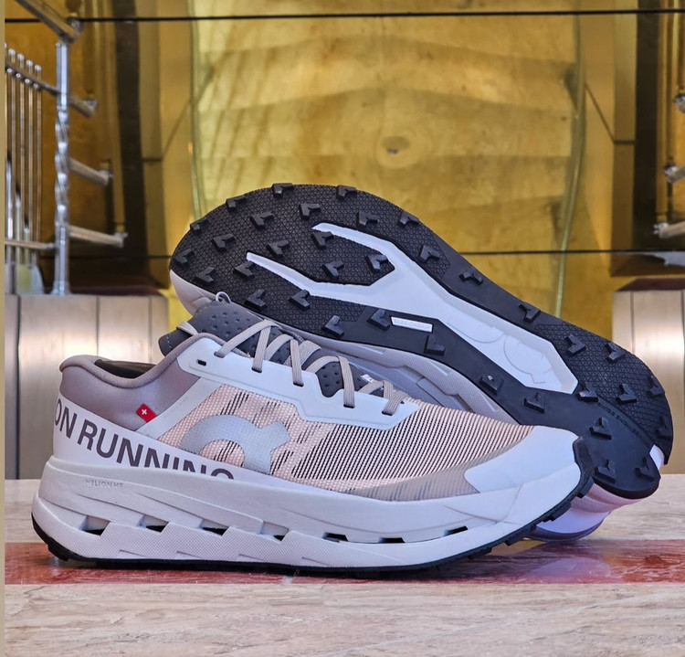 کتونی کیوسی آنرانینگ کلود اولترا3/On M Cloudultra 3/ساخت ویتنام/سایز ۴۰الی ۴۵/فروش عمده وتک