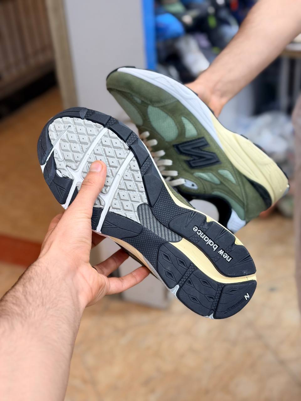 نیوبالانس ۹۹۰/مستر کوالیتی A/سایز ۴۰ تا ۴۵/ Newbalance 990 v3