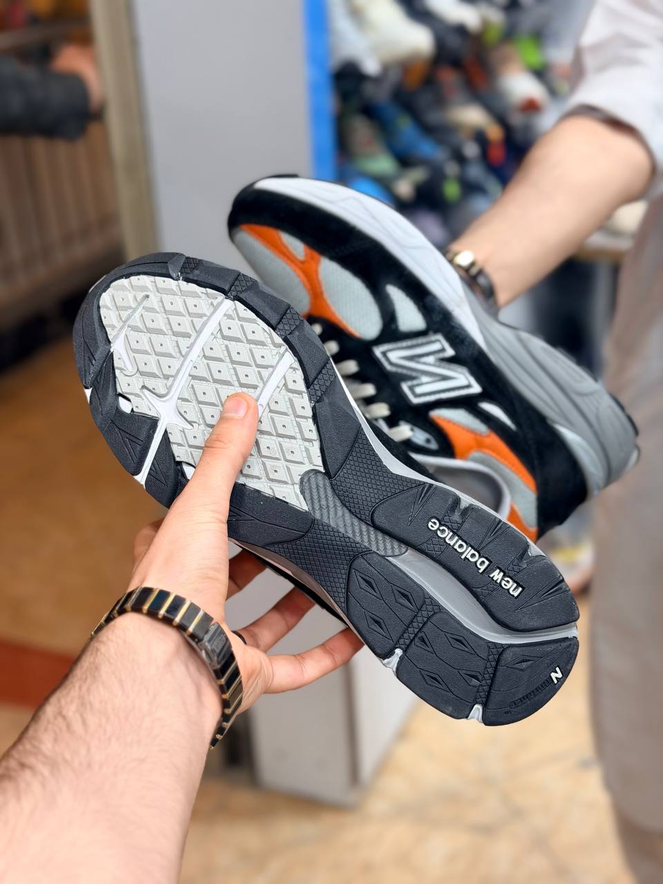 نیوبالانس ۹۹۰/مستر کوالیتی A/سایز ۴۰ تا ۴۵/ Newbalance 990 v3