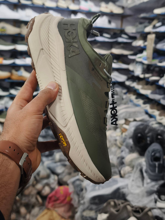 کتونی هوکا ترنسپورت مسترکوالیتی/ زیره ویبرام ضد آب کیفیت عالی/سایز 40 تا 45/Hoka Transport/فروش عمده و تک