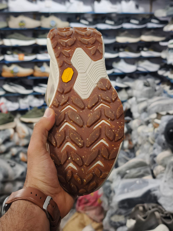 کتونی هوکا ترنسپورت مسترکوالیتی/ زیره ویبرام ضد آب کیفیت عالی/سایز 40 تا 45/Hoka Transport/فروش عمده و تک