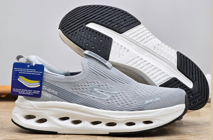 کتونی اسکیچرز اسلیپ اینس/Skechers slip ins/ساخت ویتنام/سایز ۴۰الی۴۵/فروش ویژه تکی و عمده
