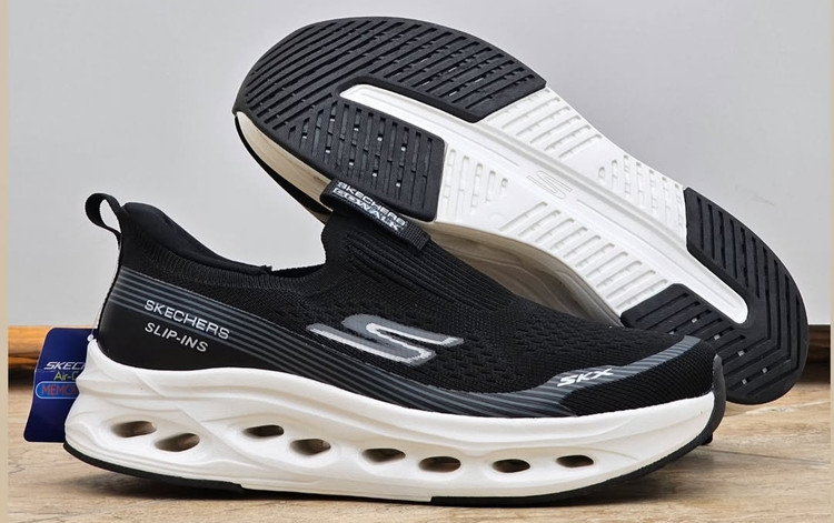 اسکیچرز اسلیپ اینس/Skechers slip ins/ساخت ویتنام/سایز ۴۰الی۴۵/فروش ویژه تکی و عمده