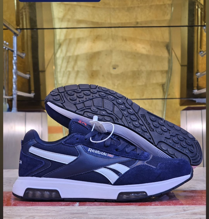 کتونی ریباک Reebok ساخت ویتنام سایز ۴۰ الی ۴۵ فروش ویژه بصورت تکی و عمده