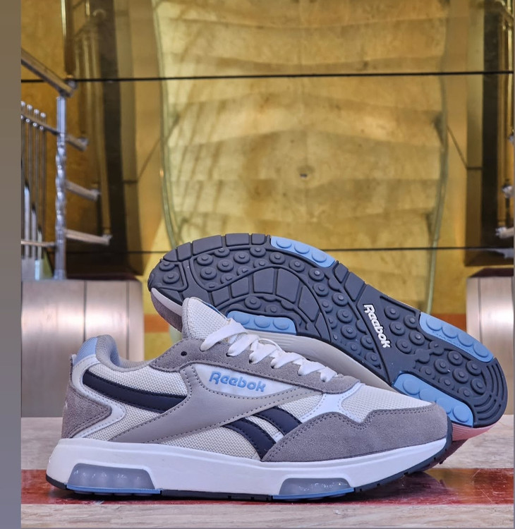 کتونی ریباک Reebok ساخت ویتنام سایز ۴۰ الی ۴۵ فروش ویژه بصورت تکی و عمده