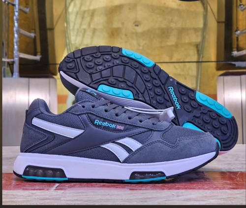 کتونی ریباک Reebok ساخت ویتنام سایز ۴۰ الی ۴۵ فروش ویژه بصورت تکی و عمده