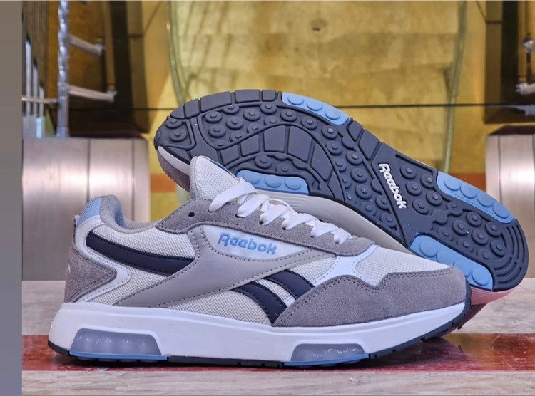 کتونی ریباک Reebok ساخت ویتنام سایز ۴۰ الی ۴۵ فروش ویژه بصورت تکی و عمده